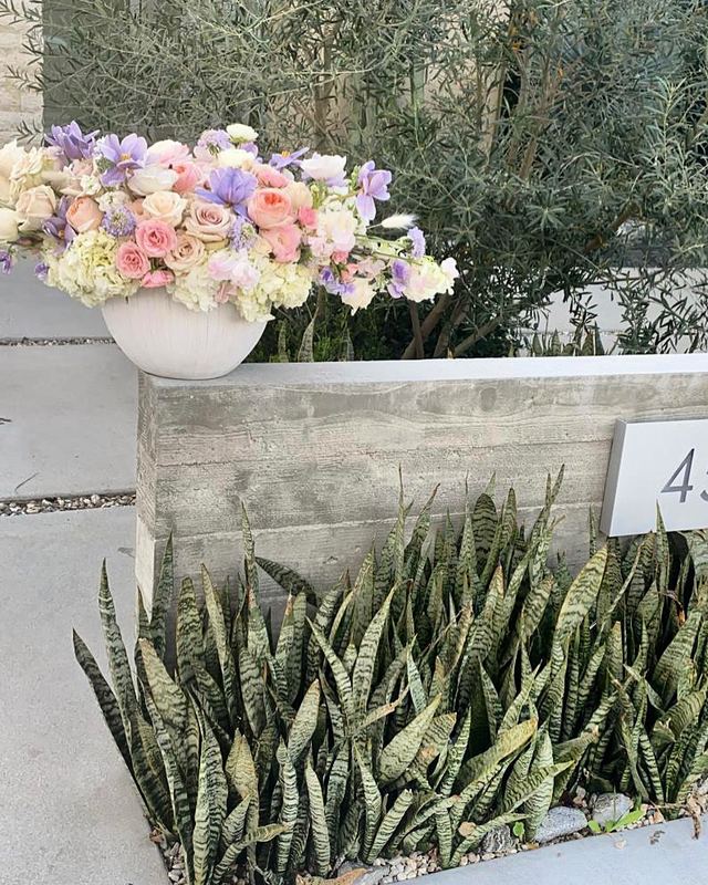 Entry arrangement
