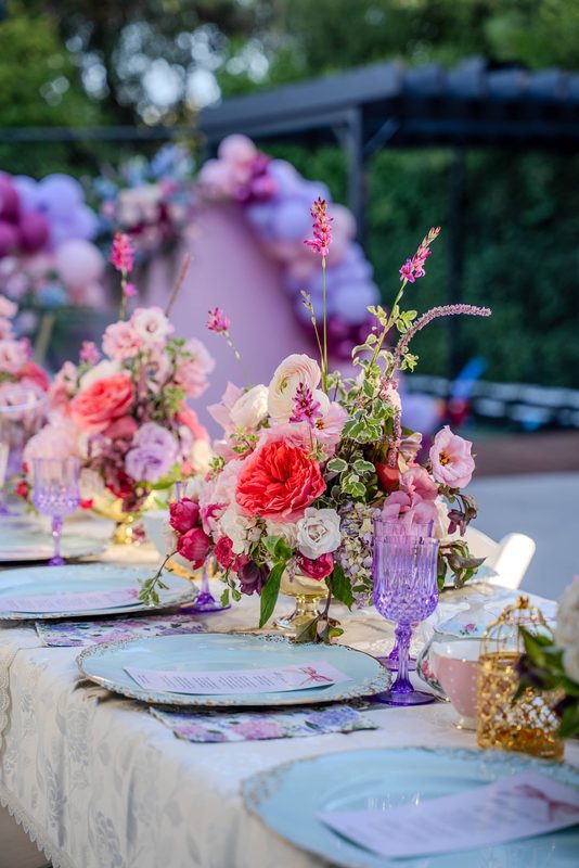 Table setting with the balloon arch behind