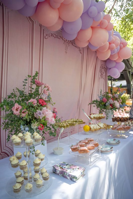 Dessert table under the arch