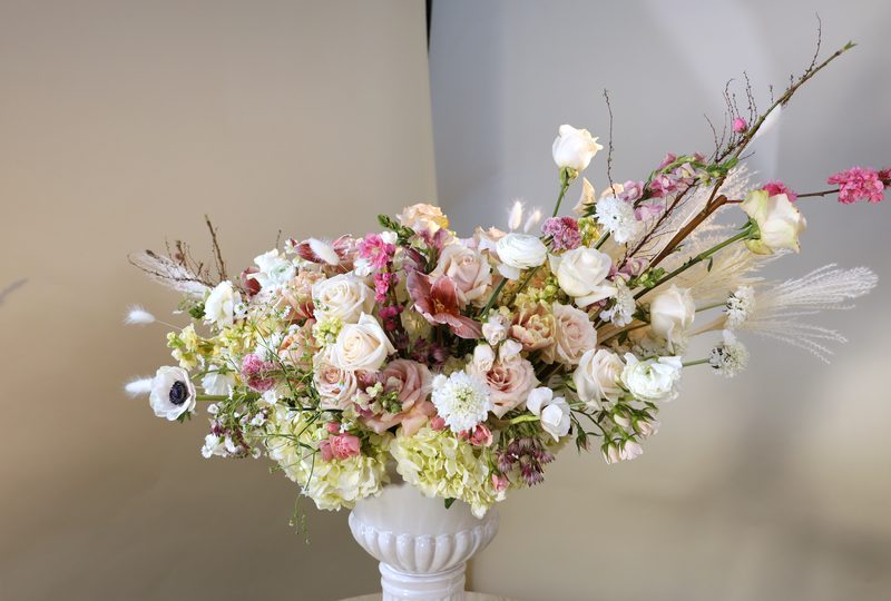 Urn, blush and berry